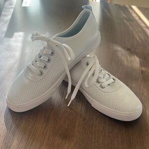 Tommy Bahama Women's Memory Foam Sneakers Shoes Lace Leather 9.5